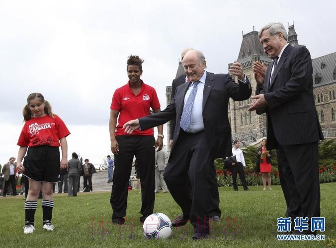 国际足联主席布拉特会见张剑一行 国际足联主席布拉特会见张剑一行